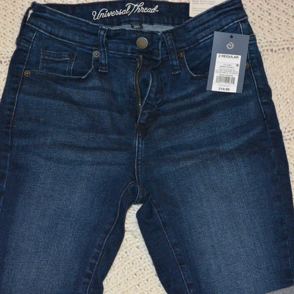 Universal Thread Shorts - Picture 5 of 5